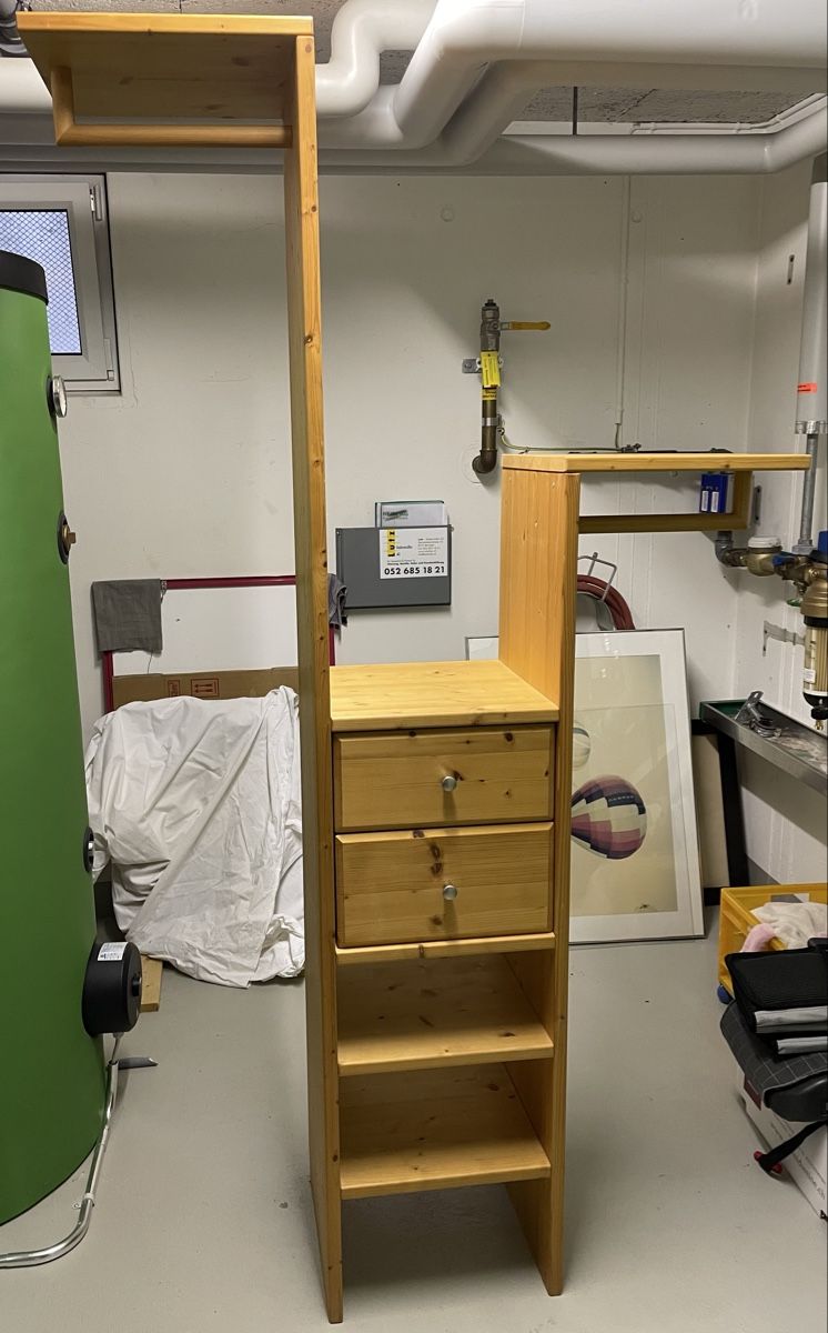Linth Guardaroba: Kleine Garderobe  – Usato da Schaffhausen venduto da wunderpraechtig 1