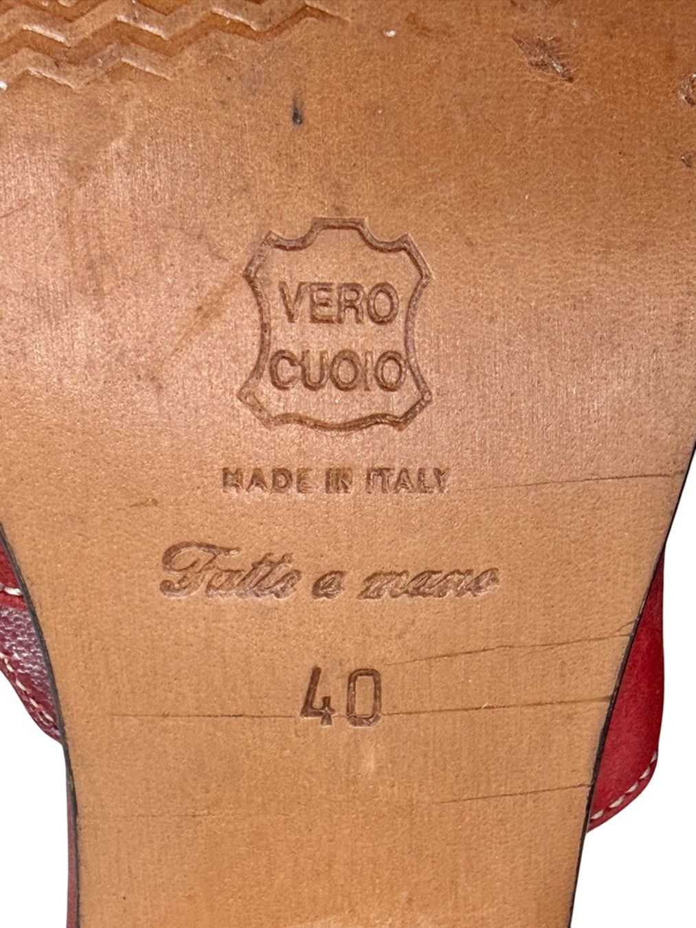 Scarpe da donna: Mules Concetta Pane cuir rouge. Pointure 40 – Usato da Cossonay-Ville venduto da PatineDuTemps 2
