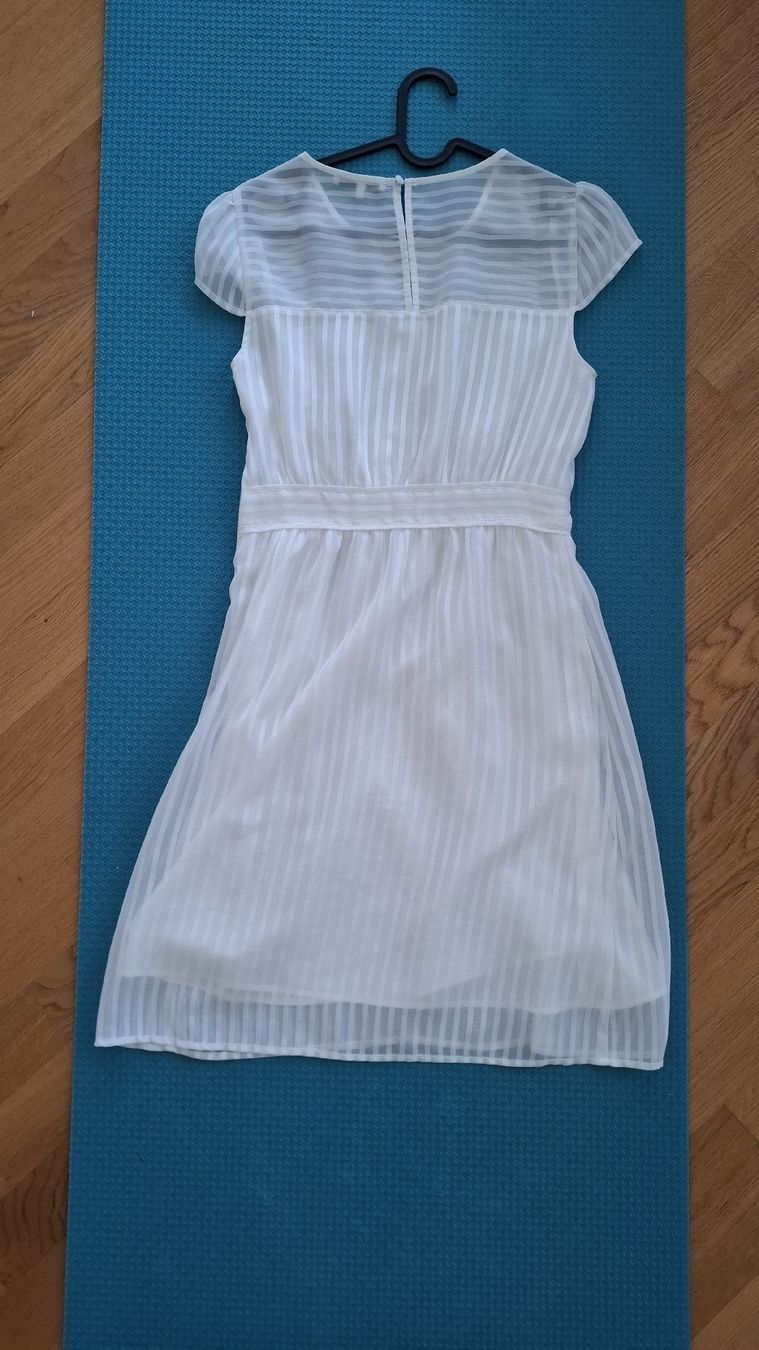 Mint & Berry Kleider: Mint & Berry Sommerkleid Weiss, Grösse 34 – Gebraucht aus Rotkreuz von PrelovedPicks 4