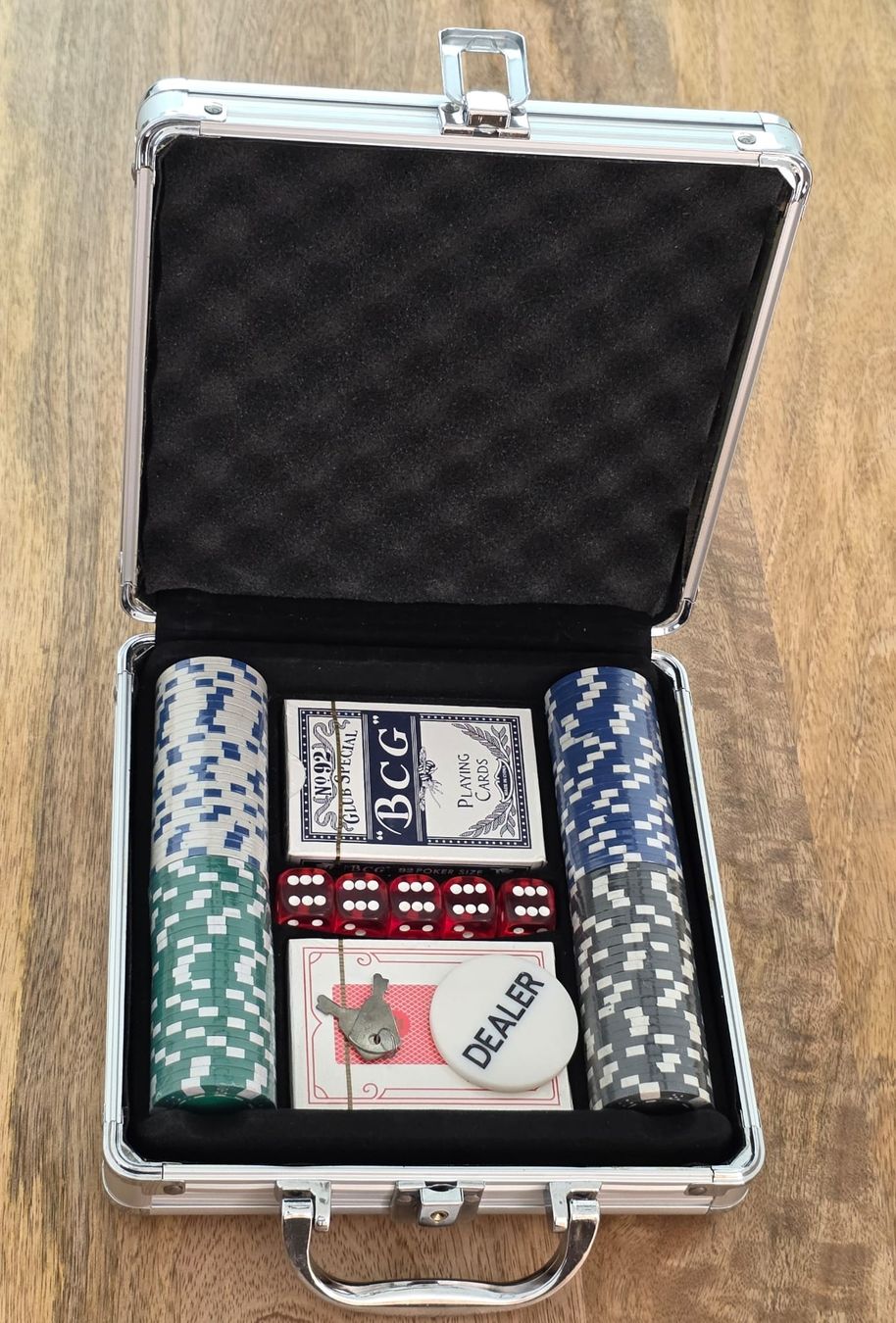Jeux: Poker-Set im Koffer 🃏 Neu – Neuf (Voir description) à Rheinsulz par Dred
