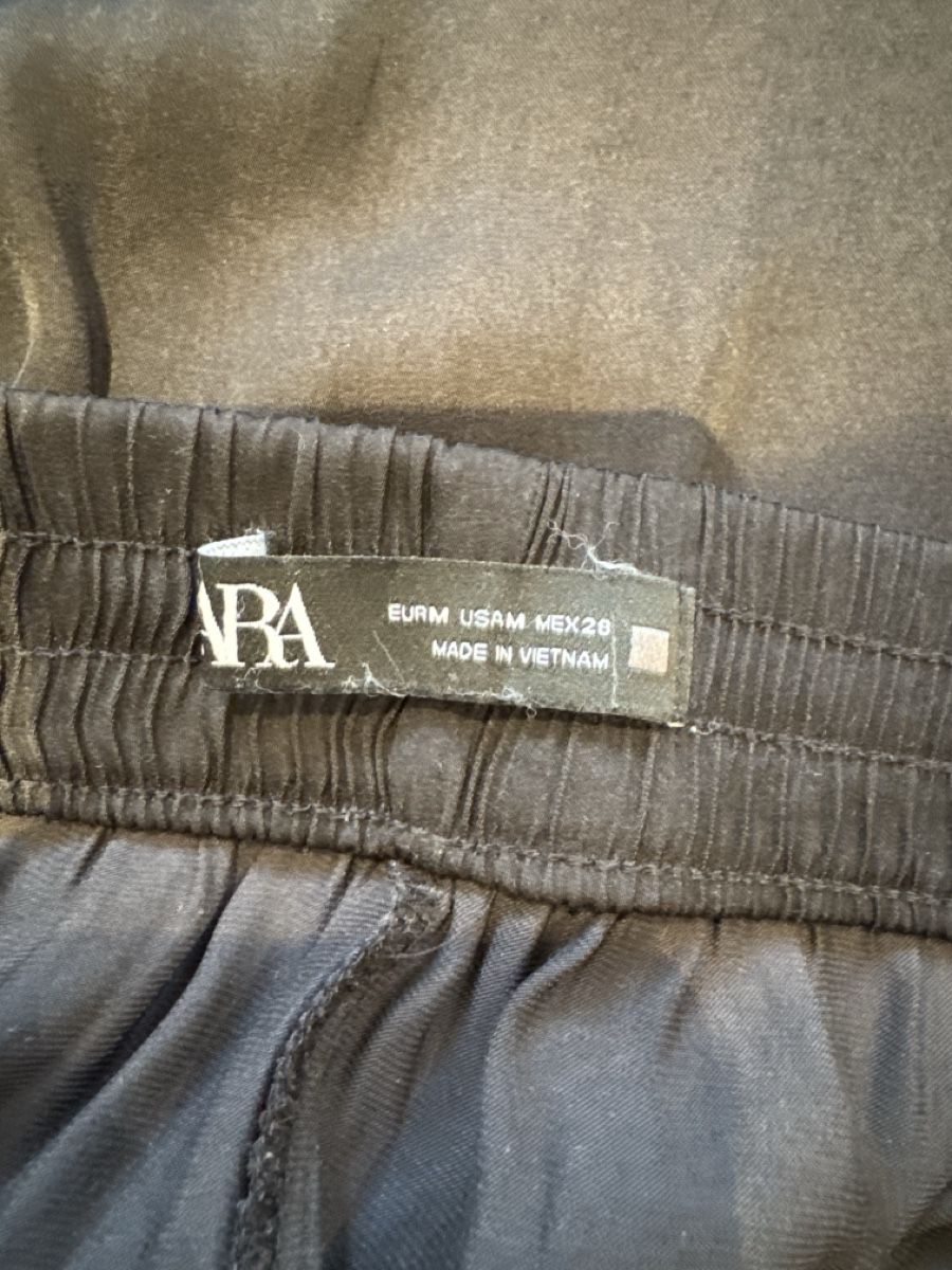 Zara Pantaloni: Hosen Zara schwarz  – Usato da Zweidlen venduto da sweetchili_03 2