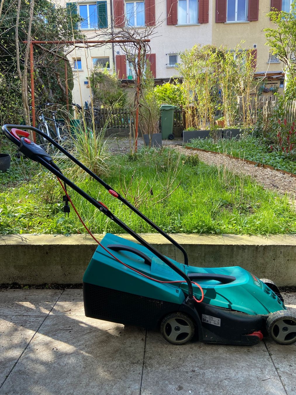 Bosch Rasenmäher: Elektrischer, funktionstüchtiger Rasenmäher – Gebraucht aus Zürich von carolinev1
