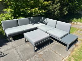 Gartencouch Set grau mit Hocker / Tisch