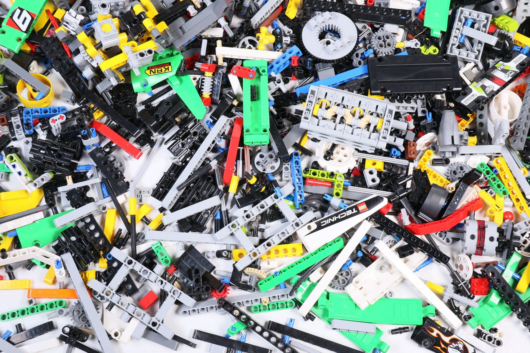 Lego Baukästen: 1.5 kg überwiegend Technikteile – Gebraucht aus Hettlingen von Scholi99 1