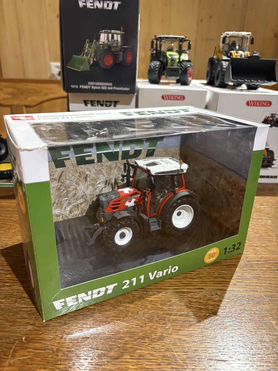 Schuco Kits de montage: Fendt 211 suisse edition 1:32 – Neuf (Voir description) à Maracon par tro_chq5