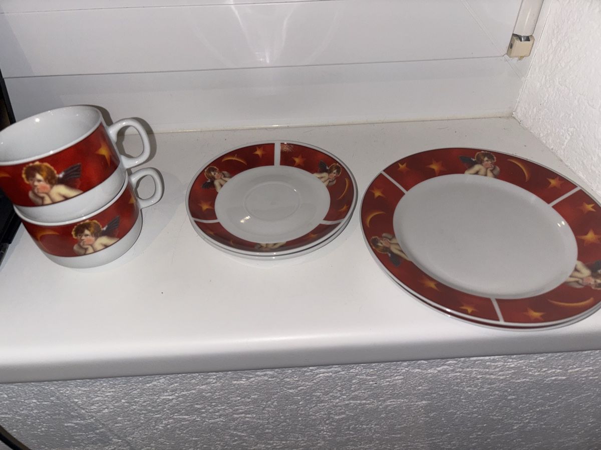 Geschirrsets: Kaffeservie mit Kuchenteller – Neu (gemäss Beschreibung) aus Menziken von jul.kl 3