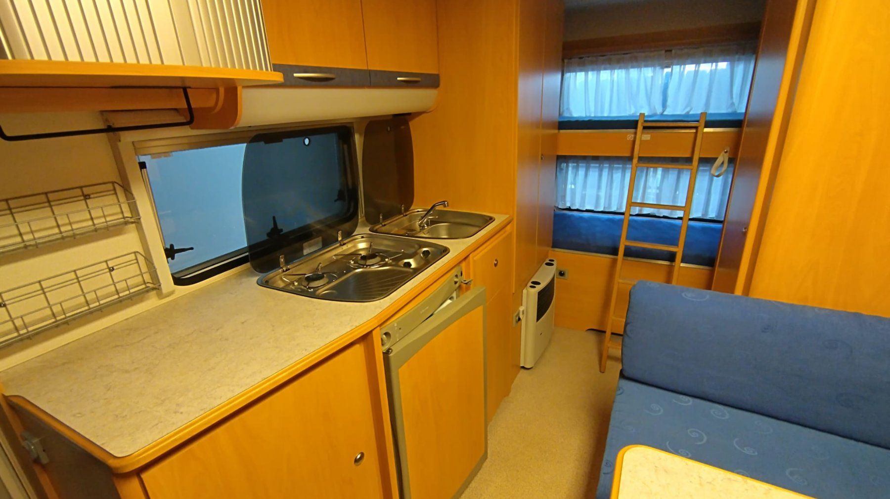 Knaus Camping Fahrzeuge: Wohnwagen Knaus Vimara 500 – Gebraucht aus Schüpfen von Brenners 4