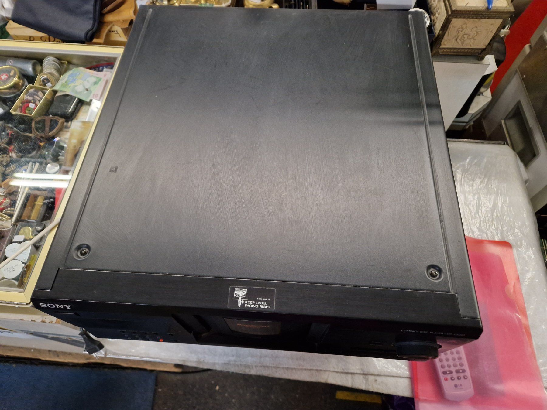 Sony Lettore multimediale & Streamer: Sony CD Charger Mega Storage 200Cds  CDP-CX230 CD Wechsler – Usato da Wädenswil venduto da tome70 2