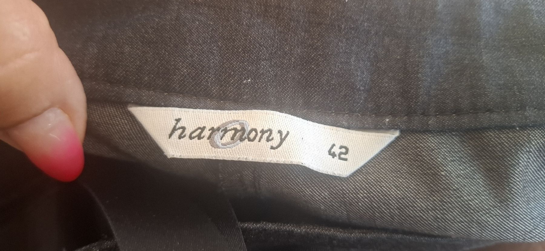 Completi & Tailleur: Bermuda Anzug Harmony Grau Grösse L 42  – Usato da Bedigliora venduto da Dolcezza0 3