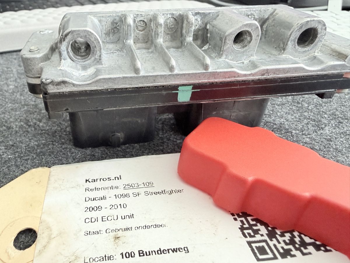 Ducati Tutti i ricambio per moto: Ducati ECU – Usato da Zürich venduto da benoitZH 5