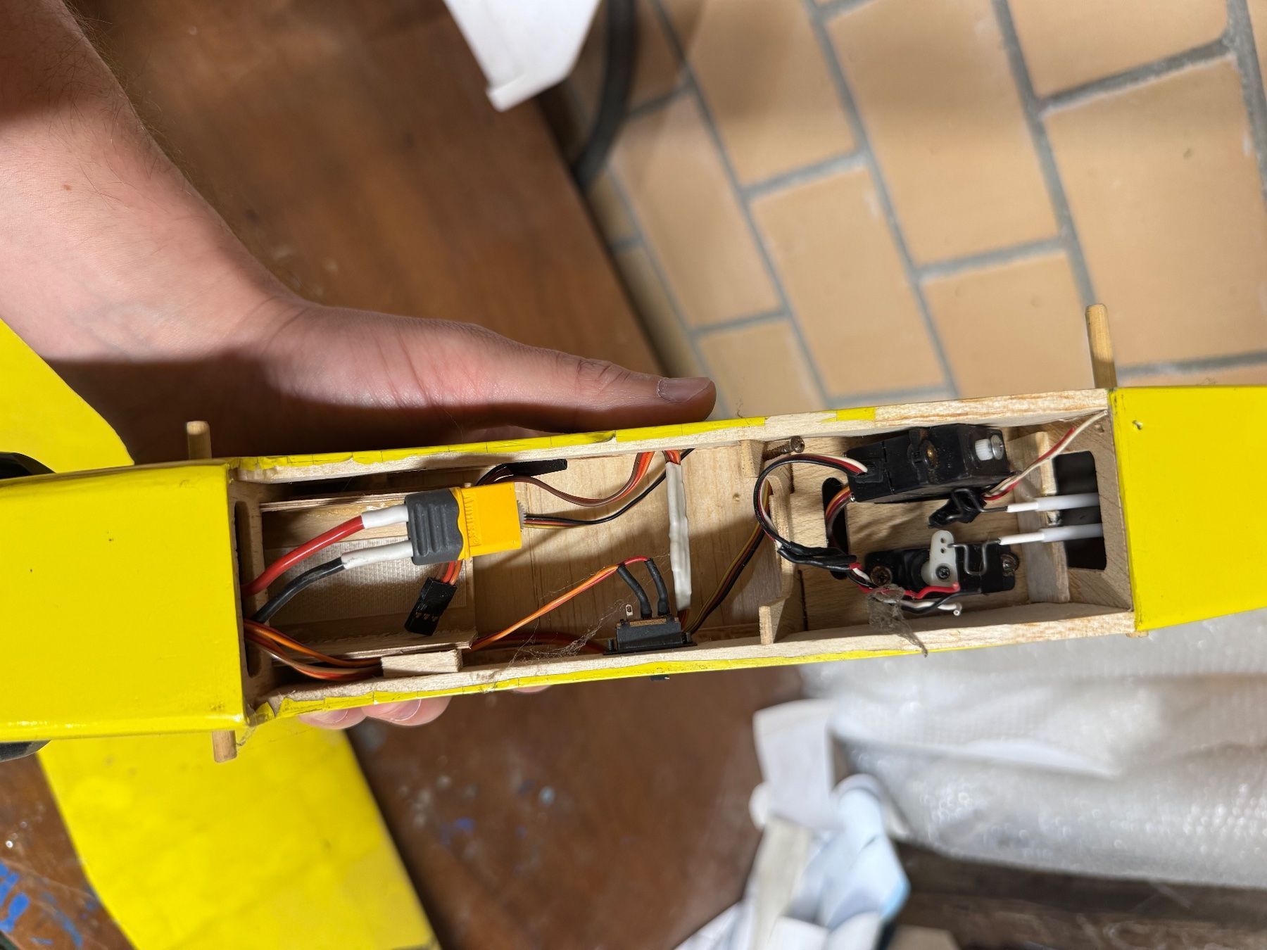 Modellismo RC: Modellflugzeug Balsaholz Spannweite ca. 1.5m – Usato da Oeschenbach venduto da Cyrax01 3