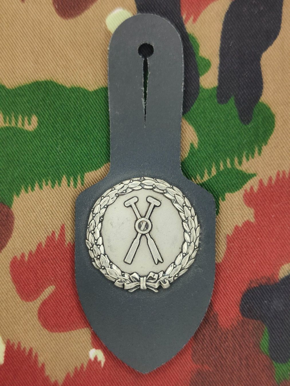 Schweizer Armee Placchette & Badge: Brusttaschenanhänger Pontonier – Usato da Bauma venduto da SwissMilitaria