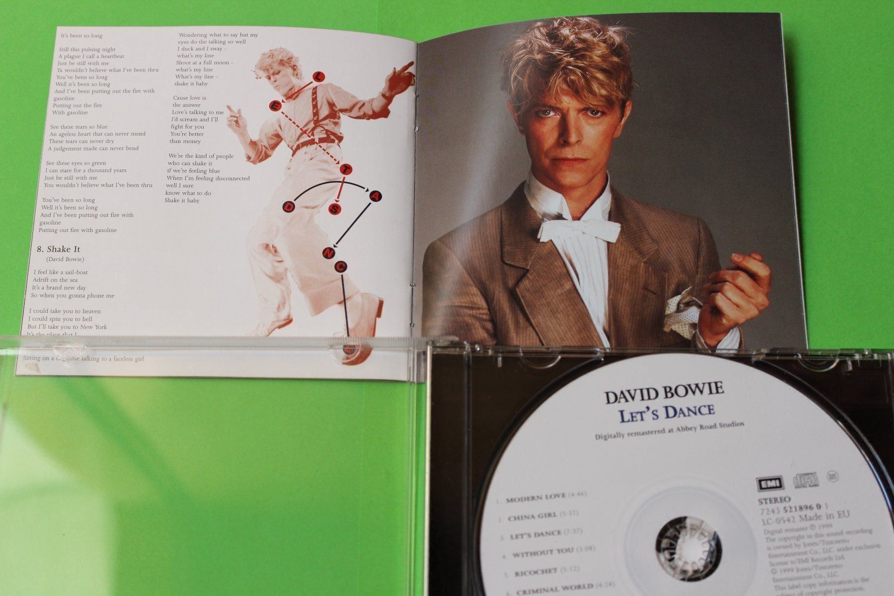 CDs: David Bowie - Let's dance CD 1983 (Remastered 1999) – Gebraucht aus Tübach von JamesStone 5