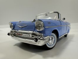 1957 Chevrolet Belair 1:18, lila, ROAD SIGNATURE 