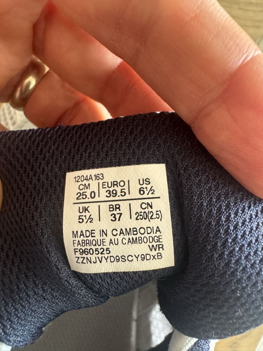 Asics Scarpe da uomo: ASICS sneakers  – Usato da Vésenaz venduto da ZC 4