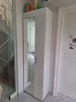 Garderoben- / Putzschrank Weiss mit Spiegel, praktisch