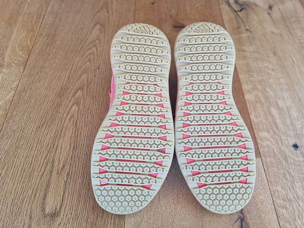 Adidas Scarpe per ragazze: Turnschuhe/ Hallenschuhe Grösse 36 – Usato da Brütten venduto da gupi1717 3