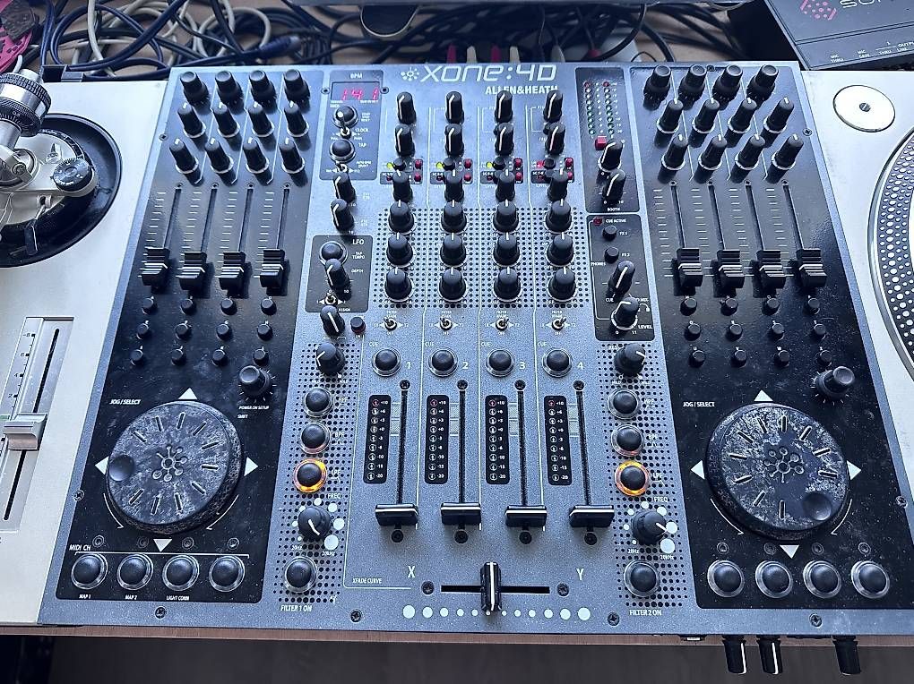 Platines de mixage: Set up DJ – D'occasion à Noréaz par ber_rs8b 2