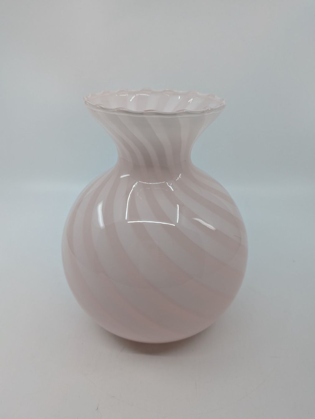 Murano Vase & Récipients: Murano Swirl Vase – D'occasion à Emmen par magelan