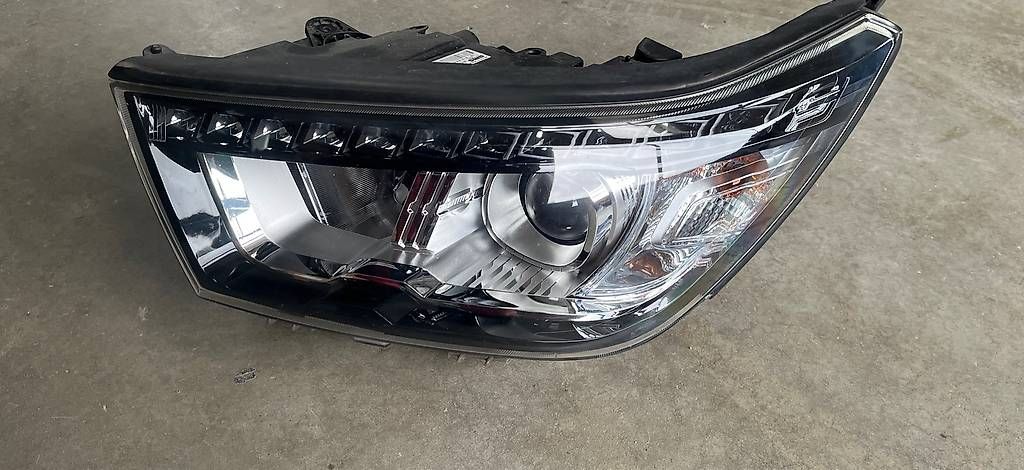 Fari: Scheinwerfer links Ssangyong Tivoli – Usato da Schöftland venduto da Partysan0