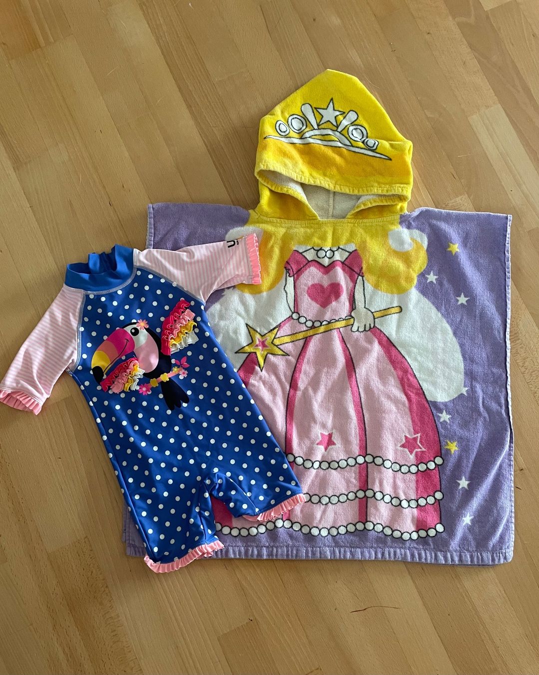 Migros Costumi da bagno: Badeanzug Sun Protect 50+ / Gr. 86 / inkl. Bade-Poncho – Usato da Winterthur venduto da LESA1015