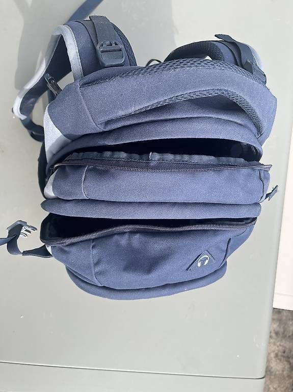 Satch Zaini: Satch Schulrucksack / Jugendrucksack dunkelblau – Usato da Endingen venduto da benjaminsteiner 1