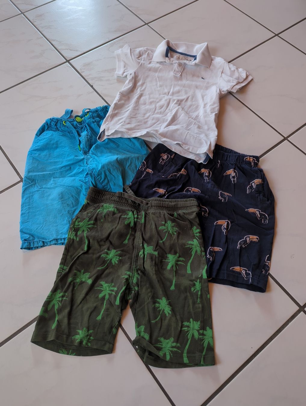 Kleiderpakete & -sets: Kleider Paket Jungs122 – Gebraucht aus Arch von sunneschyn24