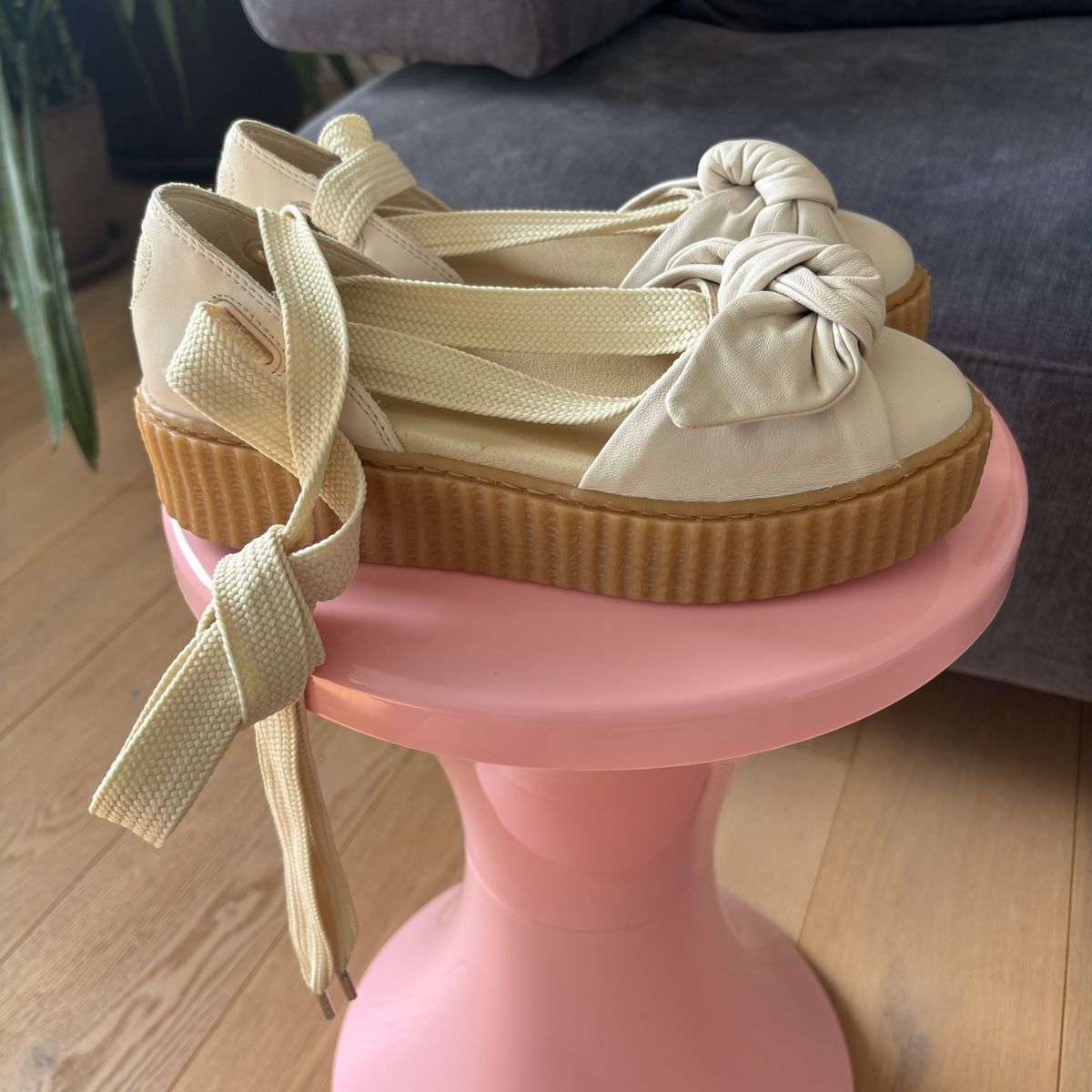 Fenty Scarpe da donna: Fenty Puma Creeper Sandalen Grösse 37 cremeweiss  – Usato da Kilchberg ZH venduto da mer_2bsh