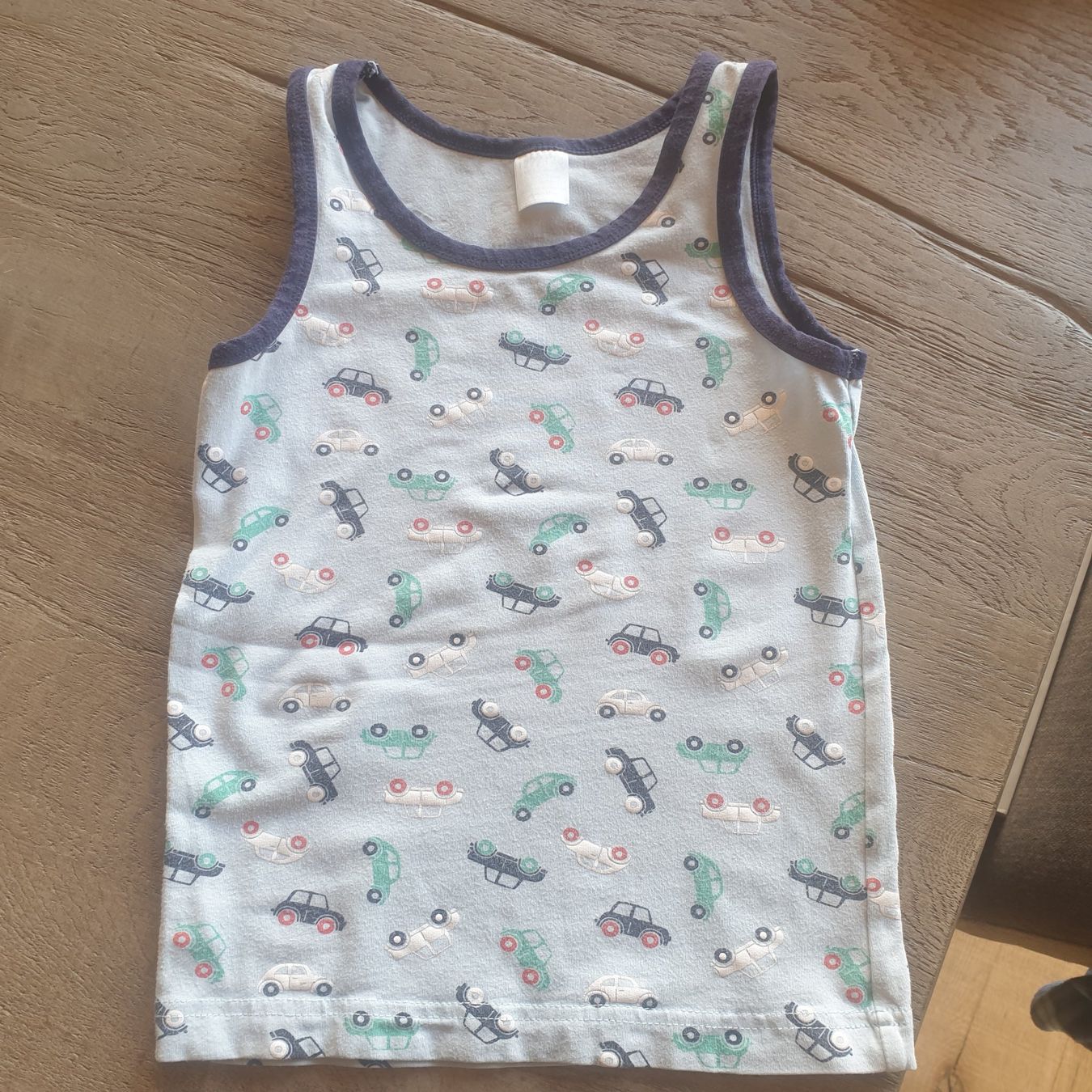 Unterwäsche: 🐸 UNTERHEMD 122 / 128 AUTOS – Gebraucht aus Môtier (Vully) von Frogs
