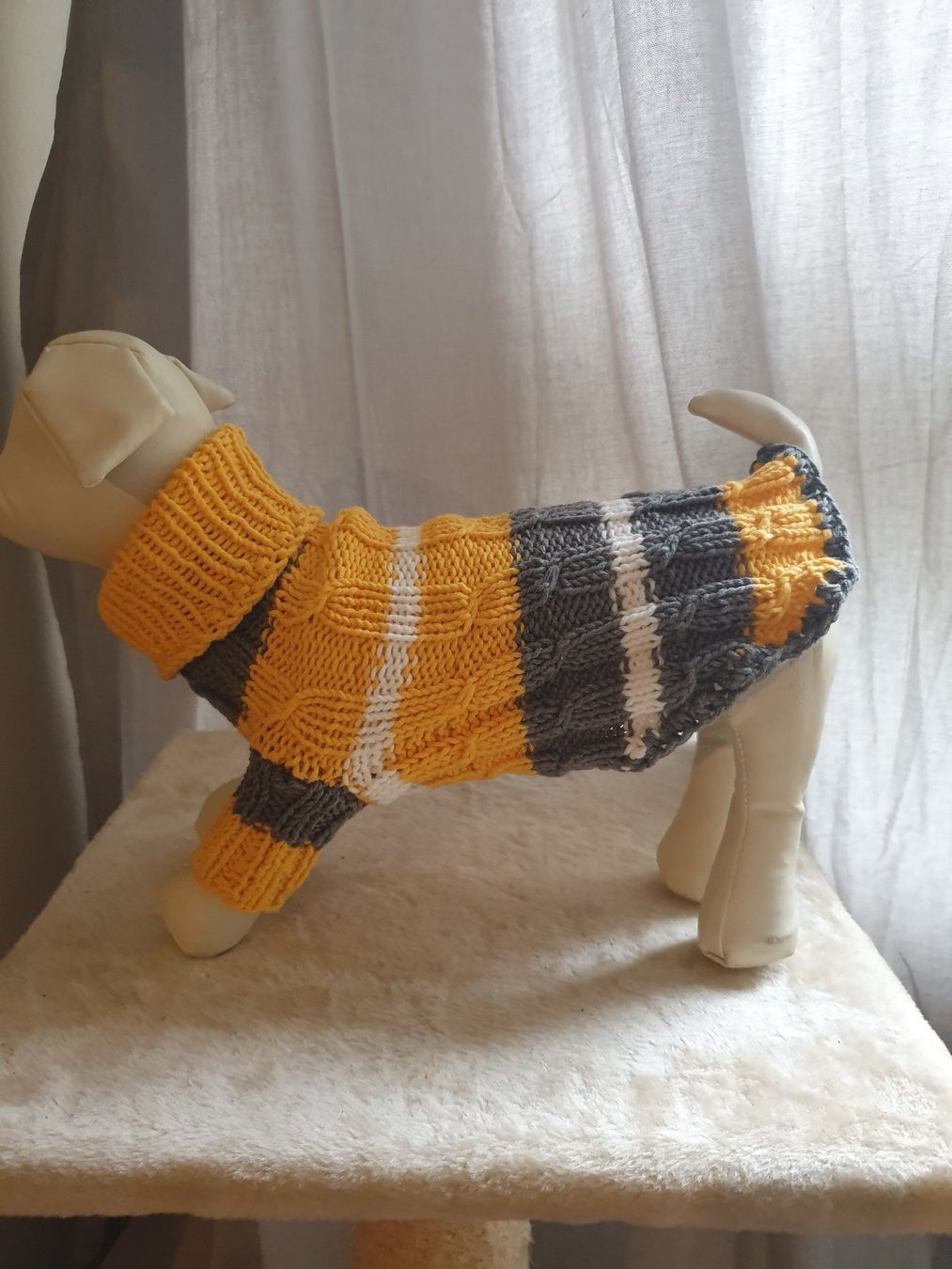 Abbigliamento: pull chien neuf modele unique T26-27 – Nuovo e nell'imballaggio originale da Thônex venduto da lacomtessedesfees