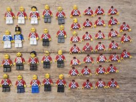 LEGO Pirates Imperial Soldiers Konvolut 20 Rotröcke