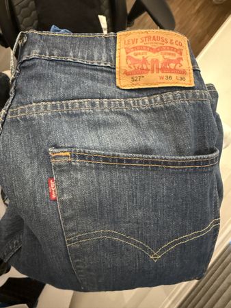 Levis Bootcut 527