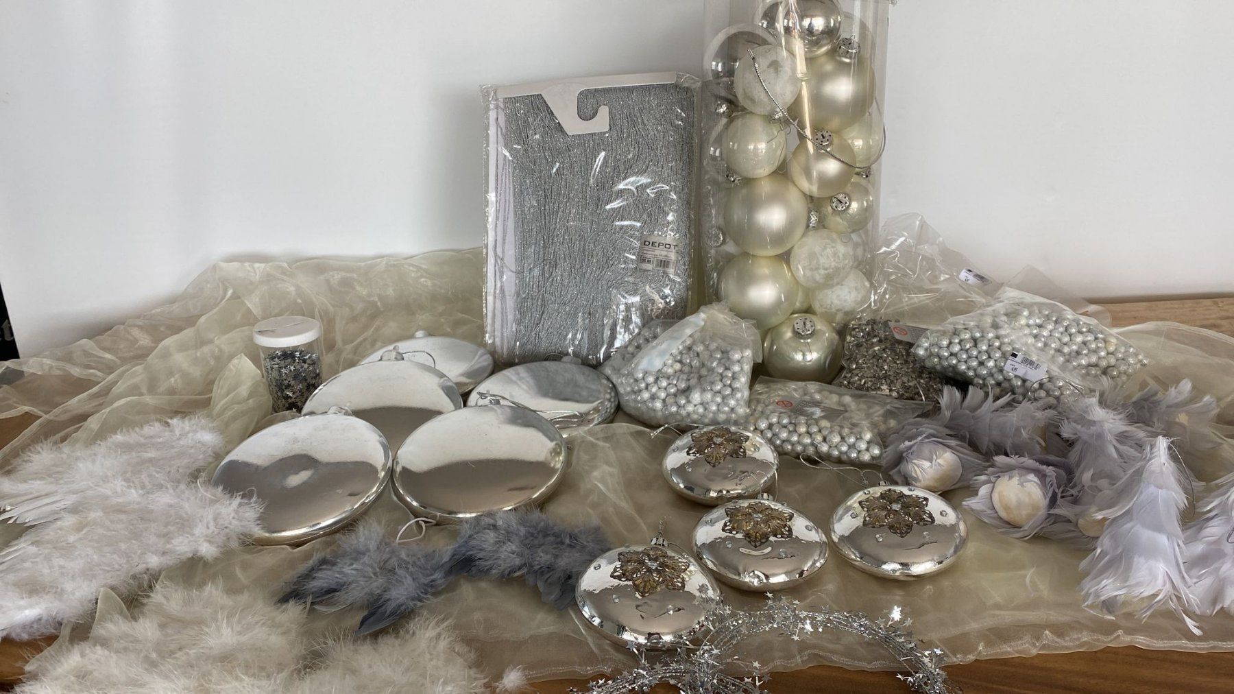 Tutte le decorazioni: Weihnachts Dekoration, silber, creme – Usato da Dagmersellen venduto da Arcticsnow2017