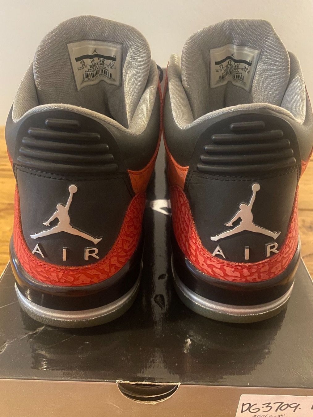 Nike Scarpe da uomo: Air Jordan 3 Retro Doernbecher – Usato da Zürich venduto da sell_my_stuff 2