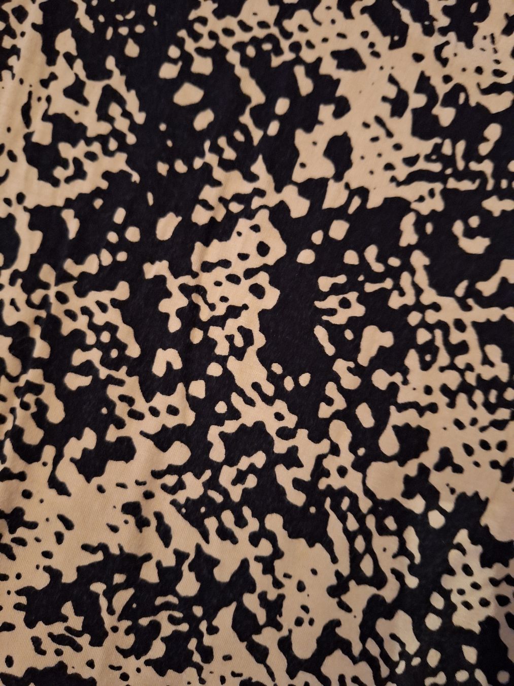 Blusen: Shirt scwarz, beige, weich und elastisch – Gebraucht aus Rheinfelden von Cleopatra2000 1