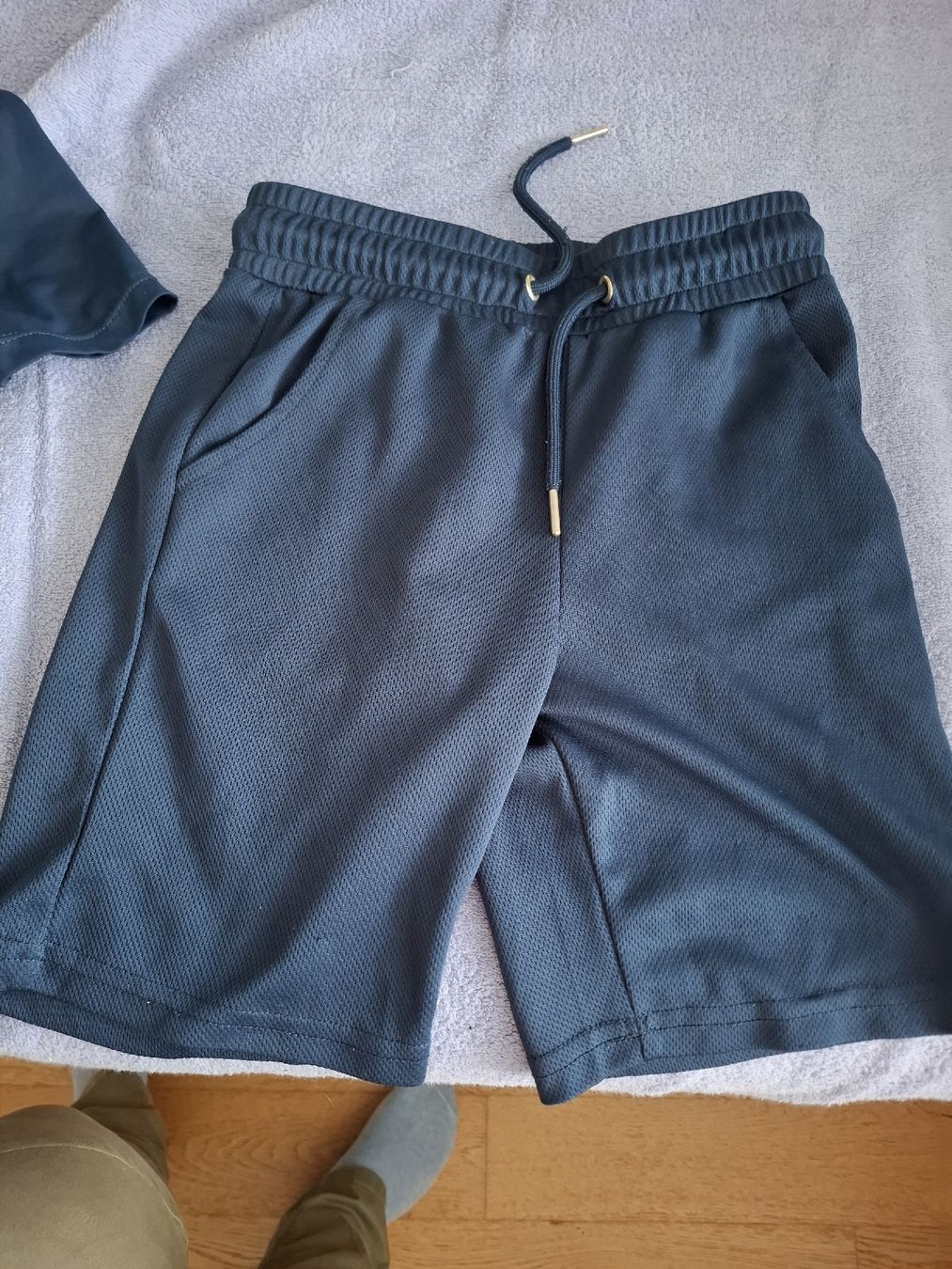 Lotti & Set di vestiti: Sportbekleidung – Usato da Heimberg venduto da Suesigu 1