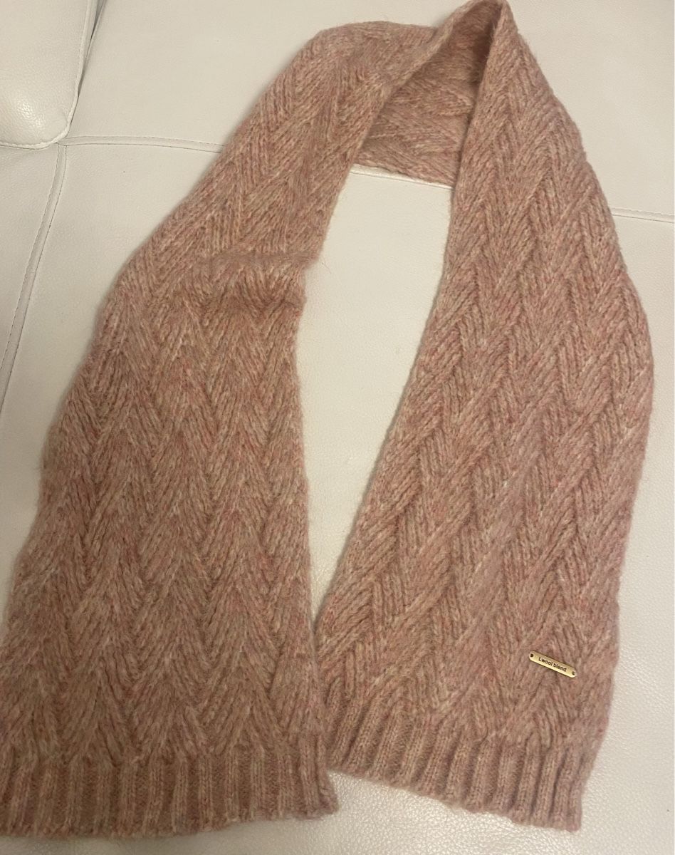 Foulard & Sciarpe: Wolle Schal 🌸 – Usato da Opfikon venduto da Luis144 1