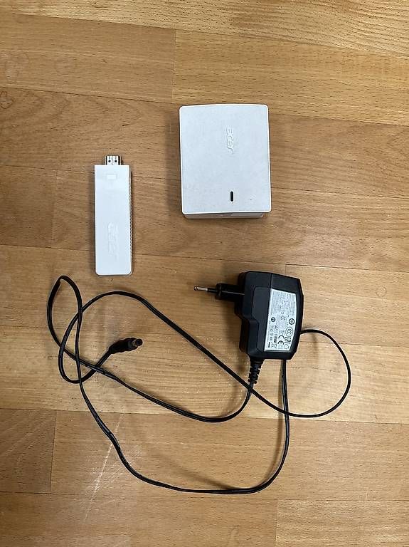Proiettori: Acer Wireless HD Kit für Projektor – Usato da Obfelden venduto da Tigrouneophyte01