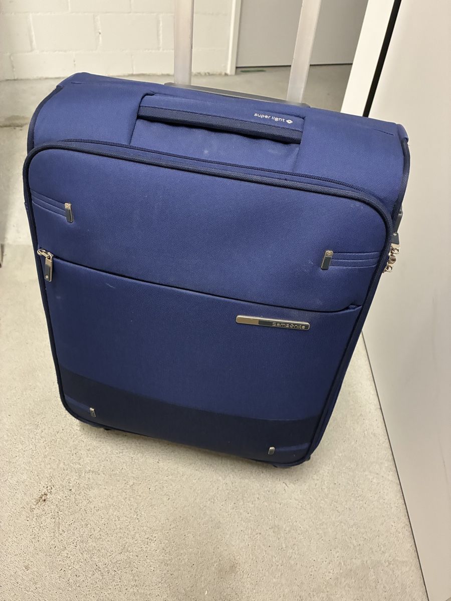 Sonstiges zu Aviatik: Samsonite superlight trolley - cabin  – Gebraucht aus Zürich von Flaviavirginia