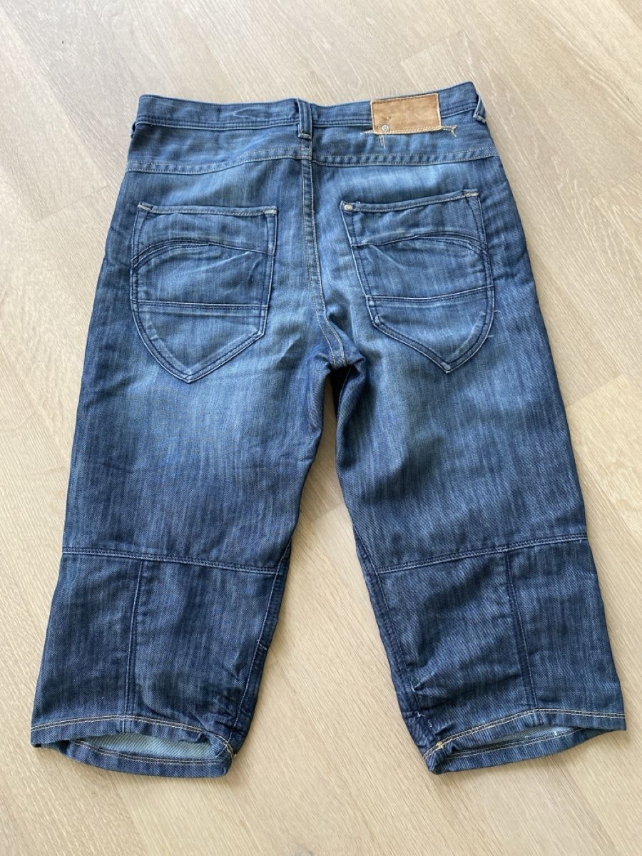 Jeans: Herren Shorts Kurze Hosen, Gr. 32 – Gebraucht aus Hergiswil NW von mar_js5v 1