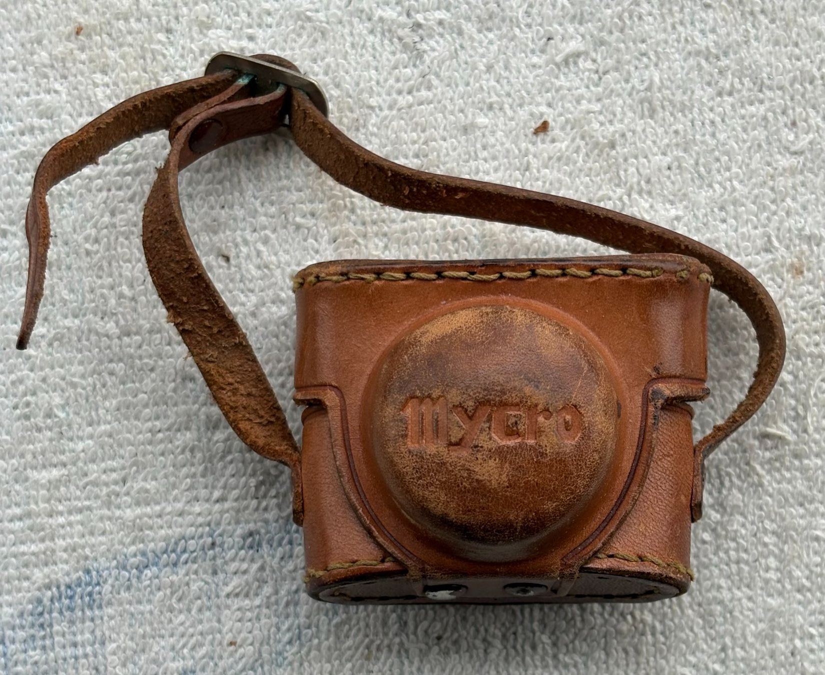 Fotocamera: VINTAGE MYCRO CAMERA MIT LEDERTASCHE – Difettoso da Ostermundigen venduto da Heavenmaus75