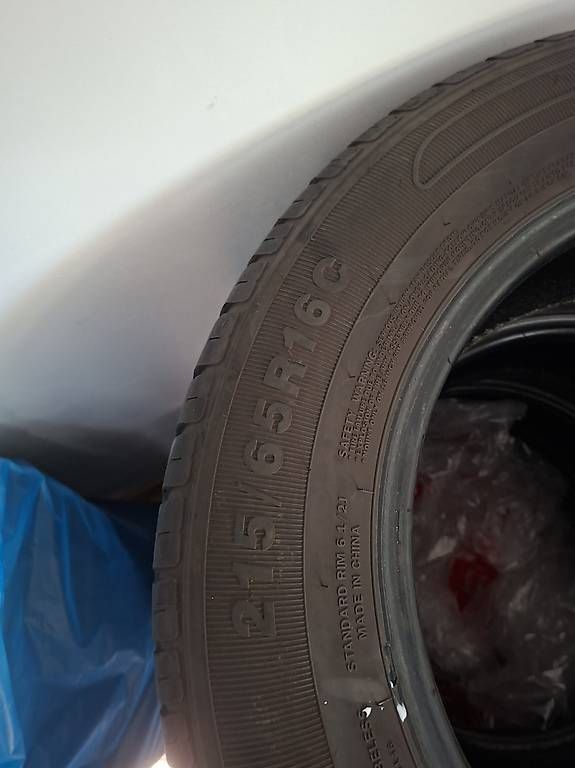 Pneumatici & Ruote complete: 4 sommerreifen 215/65R16 C – Usato da St. Antoni venduto da Menzce 3