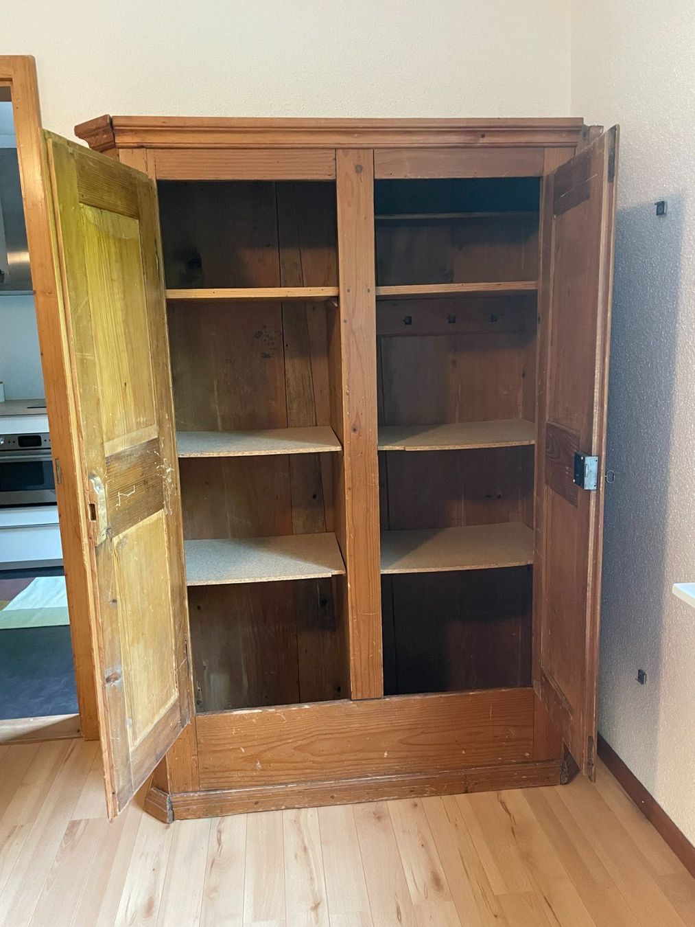 Armadi: alter Bauernschrank Holz – Usato da Niederweningen venduto da mirabet 1