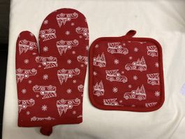 Christmas Oven Mitt and Pot Holder Set Red Truck New