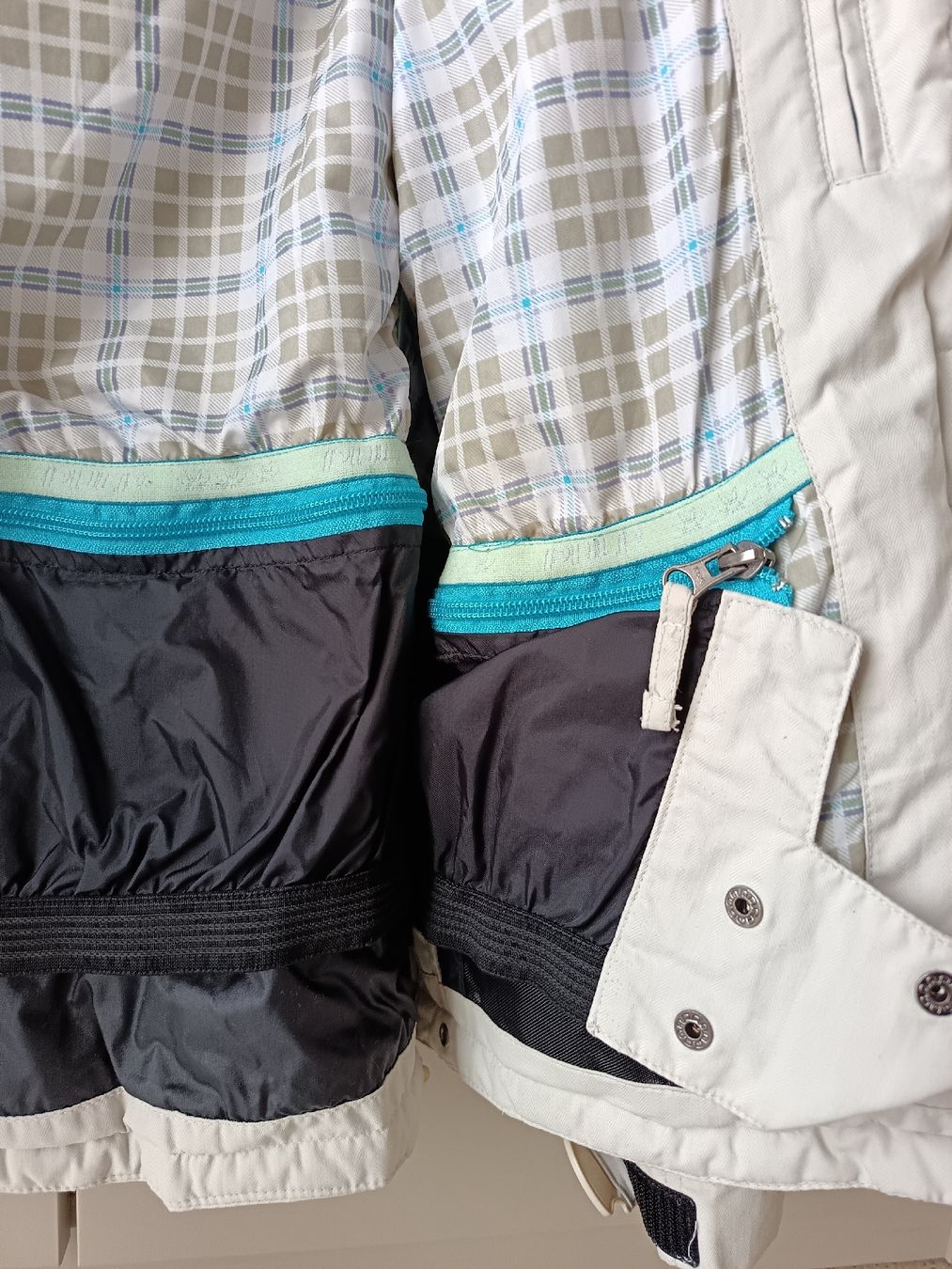 Jacken: Skijacke Pulp beige Gr. S – Gebraucht aus Montlingen von Akitoichiro 4