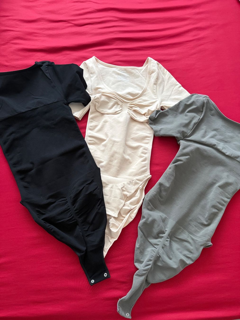 Kleiderpakete: Creamy Body Set – Neu (gemäss Beschreibung) aus Baar von and_x9gz 3