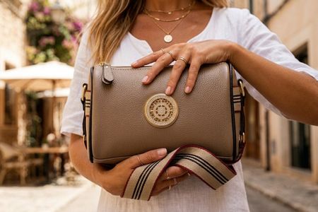 Neue hübsche echt Ledertasche