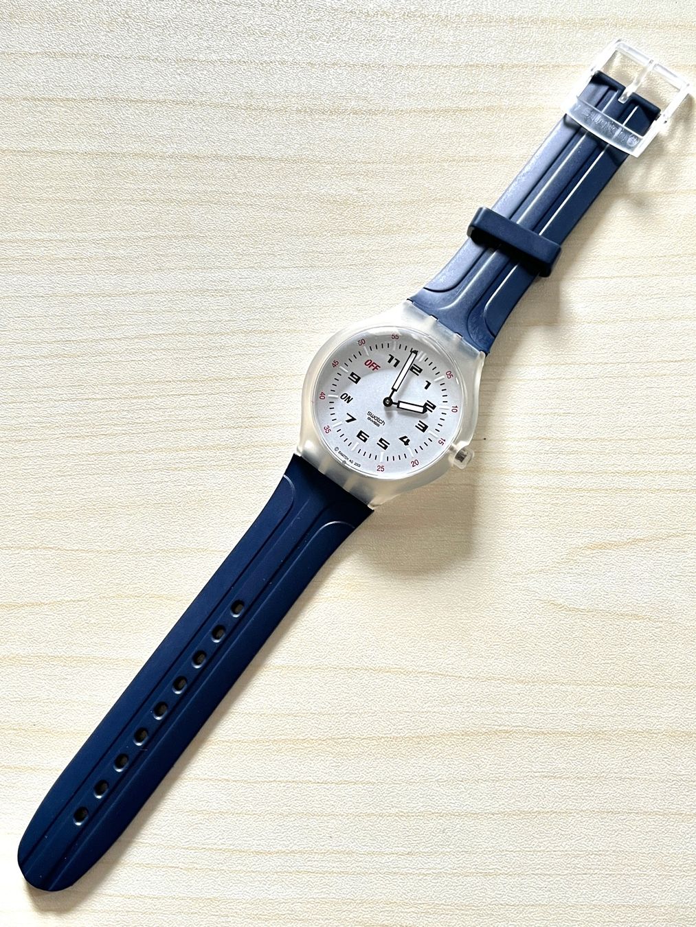 Swatch Montres: Swatch Uhr, ON/OFF Design, Top Zustand – D'occasion à Grenchen par chththl 1