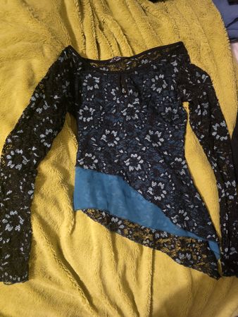 Damen Langarmshirt Spitze schwarz blau asymmetrisch