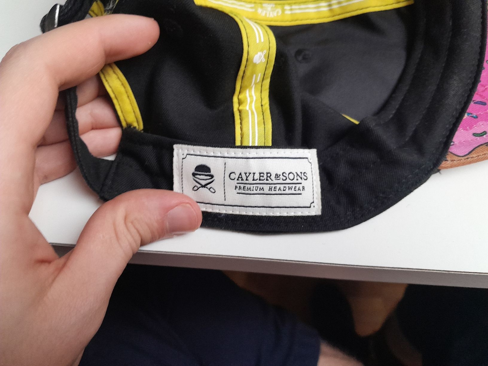 Copricapi, berretti & cappellini: casquette – Usato da Genève venduto da ang_fd8z 3